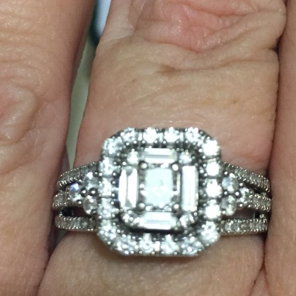 Celebration Lux Ring - Picture 2 of 5